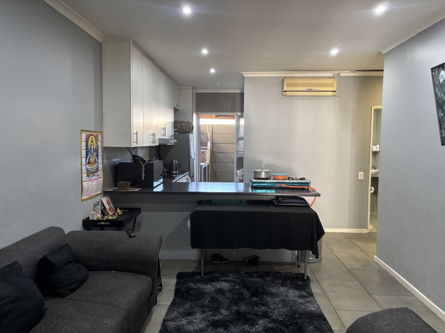 2 Bedroom Property for Sale in Glenwood Western Cape